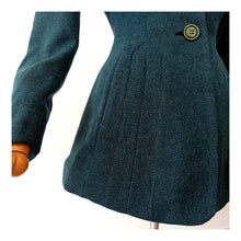 Laden Sie das Bild in den Galerie-Viewer, 1940s - Fabulous Petrol Wool Jacket Cape Set - W27 (68cm)
