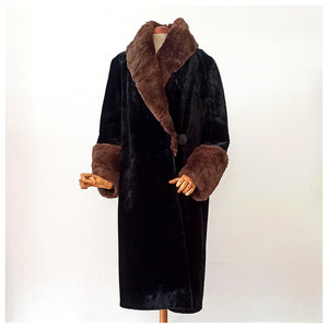 1920s - FABRIQUES FRANCAISES, France - Stunning Plush Fur Coat