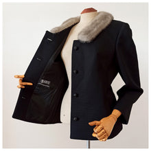 Charger l&#39;image dans la galerie, 1950s 1960s - MARIS, Germany - Stunning Black Wool Jacket - W39 (100cm)
