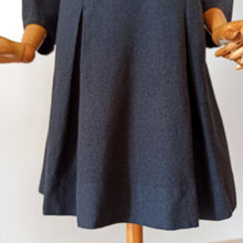 Cargar imagen en el visor de la galería, 1940s - AVIGNON, France - Grey Wool Dress - W35 (88cm)
