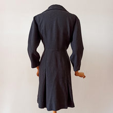 Cargar imagen en el visor de la galería, 1940s - AVIGNON, France - Grey Wool Dress - W35 (88cm)
