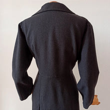 Cargar imagen en el visor de la galería, 1940s - AVIGNON, France - Grey Wool Dress - W35 (88cm)
