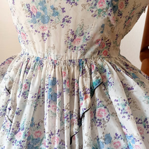 1950s - Adorable Floral Satin Dress - W27.5 (70cm)