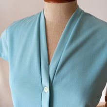 Laden Sie das Bild in den Galerie-Viewer, 1950s 1960s - CHIRSTELLE, France - Deadstock Turquoise Top - Sz. 42
