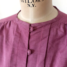 Cargar imagen en el visor de la galería, 1960s - Gorgeous Magenta Pure Silk Dress - W32 (82cm)
