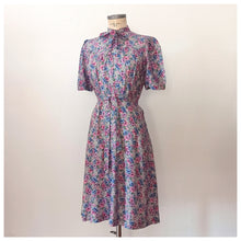 Charger l&#39;image dans la galerie, VTG Does 30s 40s - Adorable Rayon Dress - W31 (80cm)
