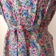 Charger l&#39;image dans la galerie, VTG Does 30s 40s - Adorable Rayon Dress - W31 (80cm)
