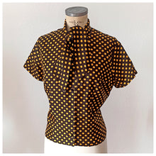 Cargar imagen en el visor de la galería, 1960s - Superb Dotted Satin Top - Size 44
