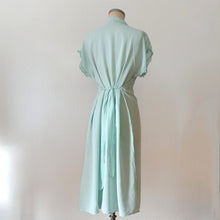 Charger l&#39;image dans la galerie, 1940s - Green Jade Silk Night Gown - Large size
