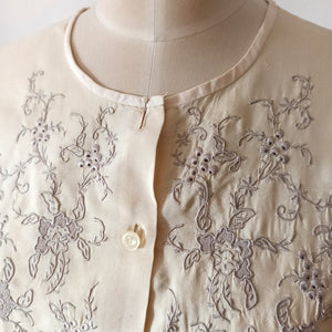 1940s - Pure Silk Embroidery Blouse