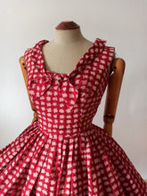 Load image into Gallery viewer, 1950s - Stunning Pure Silk Dress - W24 (60cm)
