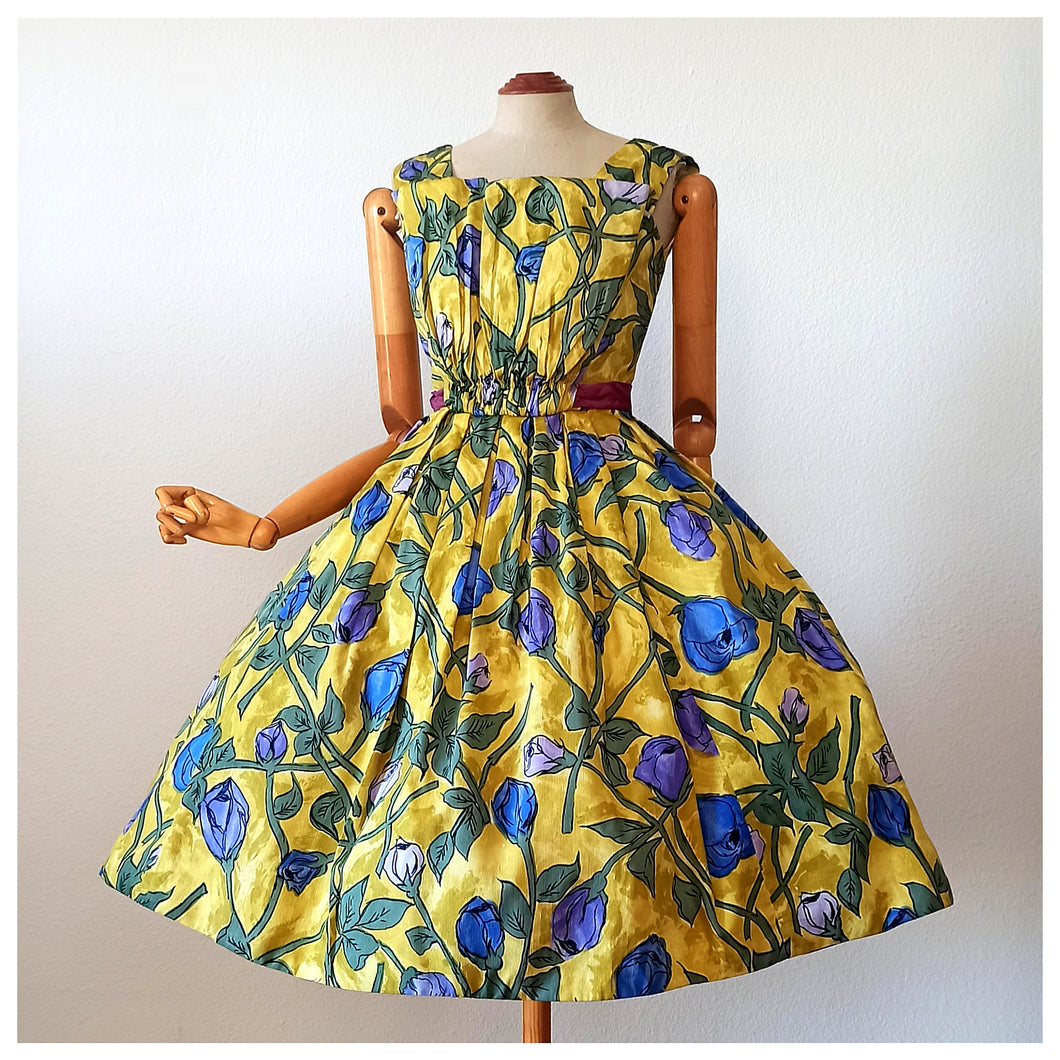 1950s - MERCIER, Paris - Spectacular Petal Bust Roseprint Dress - W27 (68cm)