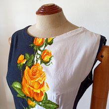 Cargar imagen en el visor de la galería, 1960s - Stunning Yellow Roseprint Cotton Dress - W28 (72cm)
