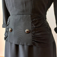 Charger l&#39;image dans la galerie, 1940s - Elegant Peplum Black Rayon Dress - W28 (72cm)
