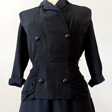 Charger l&#39;image dans la galerie, 1940s - Elegant Peplum Black Rayon Dress - W28 (72cm)
