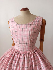 1950s - BAGATELLE, Switzerland - Adorable Pink Black Cotton Dress - W25 (64cm)