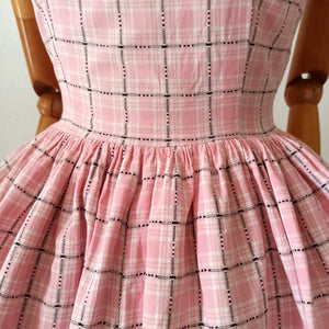 1950s - BAGATELLE, Switzerland - Adorable Pink Black Cotton Dress - W25 (64cm)