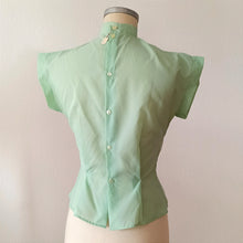 Carica l&#39;immagine nel visualizzatore di Gallery, 1950s - DEADSTOCK - French Pear Green Nylon Blouse - Sz. 42
