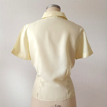 Carica l&#39;immagine nel visualizzatore di Gallery, 1950s - ST. MICHAEL, UK - Gorgeous Vanilla Blouse - W35 (90cm)
