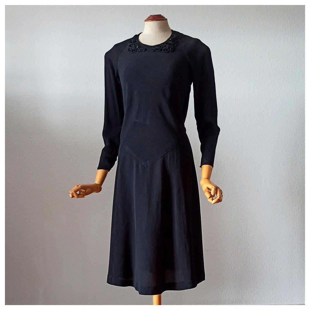 1930s - Exquisite Sequined Black Crepe Dress - W31 (78cm)