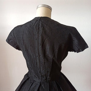 1950s - Elegant Black Satin Night Dress - W29 (74cm)