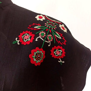 1940s - Stunning Hand Embroidered Linen Blouse - W30 (76cm)