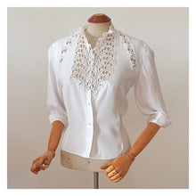 Charger l&#39;image dans la galerie, 1950s - Exquisite White Rayon Blouse - Sz. 42
