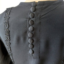 Charger l&#39;image dans la galerie, 1930s - Stunning Black Rayon Silk Dress - W29 (74cm)
