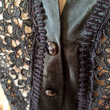 Charger l&#39;image dans la galerie, 1940s - Superb Black Cotton Lace Blouse - W35 (90cm)
