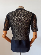 Charger l&#39;image dans la galerie, 1940s - Superb Black Cotton Lace Blouse - W35 (90cm)
