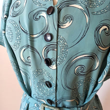Cargar imagen en el visor de la galería, 1940s - Spectacular German Teal Silk Printed Dress - W39 (100cm)
