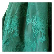 Charger l&#39;image dans la galerie, 1950s - Stunning Emerald Green Silk Dress - W32 (82cm)
