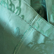 Charger l&#39;image dans la galerie, 1950s - Stunning Emerald Green Silk Dress - W32 (82cm)
