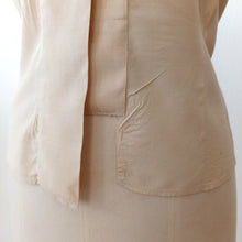 Cargar imagen en el visor de la galería, 1930s 1940s - Gorgeous Sand Silk Blouse - W31 (80cm)
