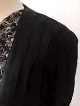 Charger l&#39;image dans la galerie, 1930s - Outstanding Hand Embroidered Black Crepe Silk Dress - W31 (80cm)
