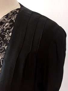 1930s - Outstanding Hand Embroidered Black Crepe Silk Dress - W31 (80cm)