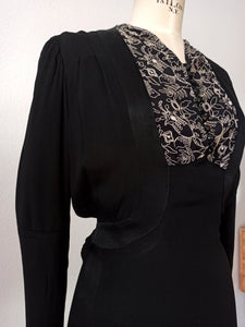 1930s - Outstanding Hand Embroidered Black Crepe Silk Dress - W31 (80cm)