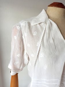 1920s 1930s - Exquisite Hand Embroidered Smoked Cotton Blouse