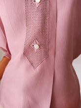 Charger l&#39;image dans la galerie, 1940s - Sublime Antique Pink Silk Blouse - Sz. 46
