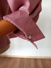 Charger l&#39;image dans la galerie, 1940s - Sublime Antique Pink Silk Blouse - Sz. 46
