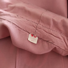 Charger l&#39;image dans la galerie, 1940s - Sublime Antique Pink Silk Blouse - Sz. 46
