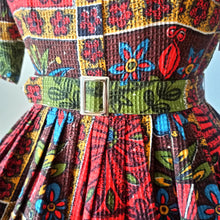 Charger l&#39;image dans la galerie, 1950s 1960s - Stunning Novelty Waffle Cotton Dress - W27.5 (70cm)

