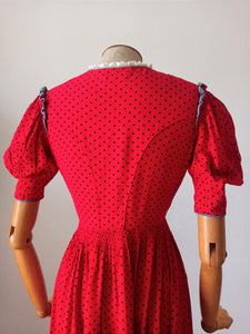 1940s - MILOTY, Germany - Gorgeous Red Dotted Folkloric Dress - W27 (68cm)