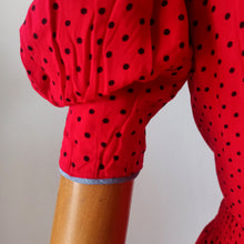 Carica l&#39;immagine nel visualizzatore di Gallery, 1940s - MILOTY, Germany - Gorgeous Red Dotted Folkloric Dress - W27 (68cm)
