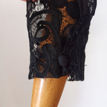 Cargar imagen en el visor de la galería, 1930s - Outstanding Handmade Pure Silk Lace Duster
