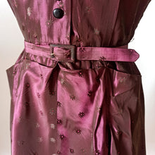 Carica l&#39;immagine nel visualizzatore di Gallery, 1940s - Stunning Bordeaux Embroidered Silk Dress - W27.5 (70cm)
