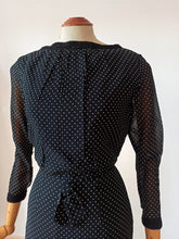 Charger l&#39;image dans la galerie, 1950s 1960s - Exquisite Black Dots Organza Silk Dress - W27.5 (70cm)
