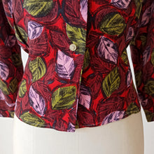 Cargar imagen en el visor de la galería, 1950s - Stunning Leaves Print Rayon Blouse - Sz.44
