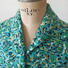 Charger l&#39;image dans la galerie, 1950s - Gorgeous Abstract Green Cotton Blouse - Sz.44
