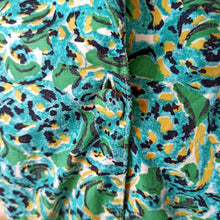 Charger l&#39;image dans la galerie, 1950s - Gorgeous Abstract Green Cotton Blouse - Sz.44
